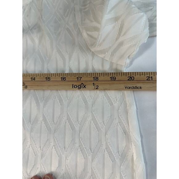 Chico's Size 00/XS White Sheer Long Sleeve Blouse V Neck Texture Classic Beach - Picture 14 of 16